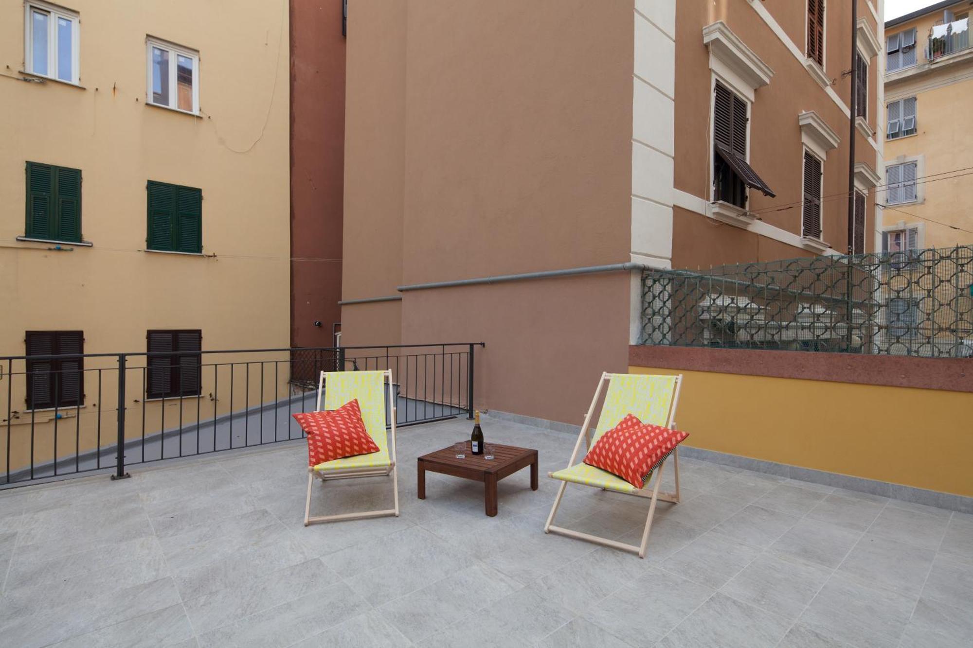 Cv5 - La Spezia City Center - Wide Modern Apartment Walking Distance To The Station To Cinque Terre - Big Terrace On The Roofs Buitenkant foto