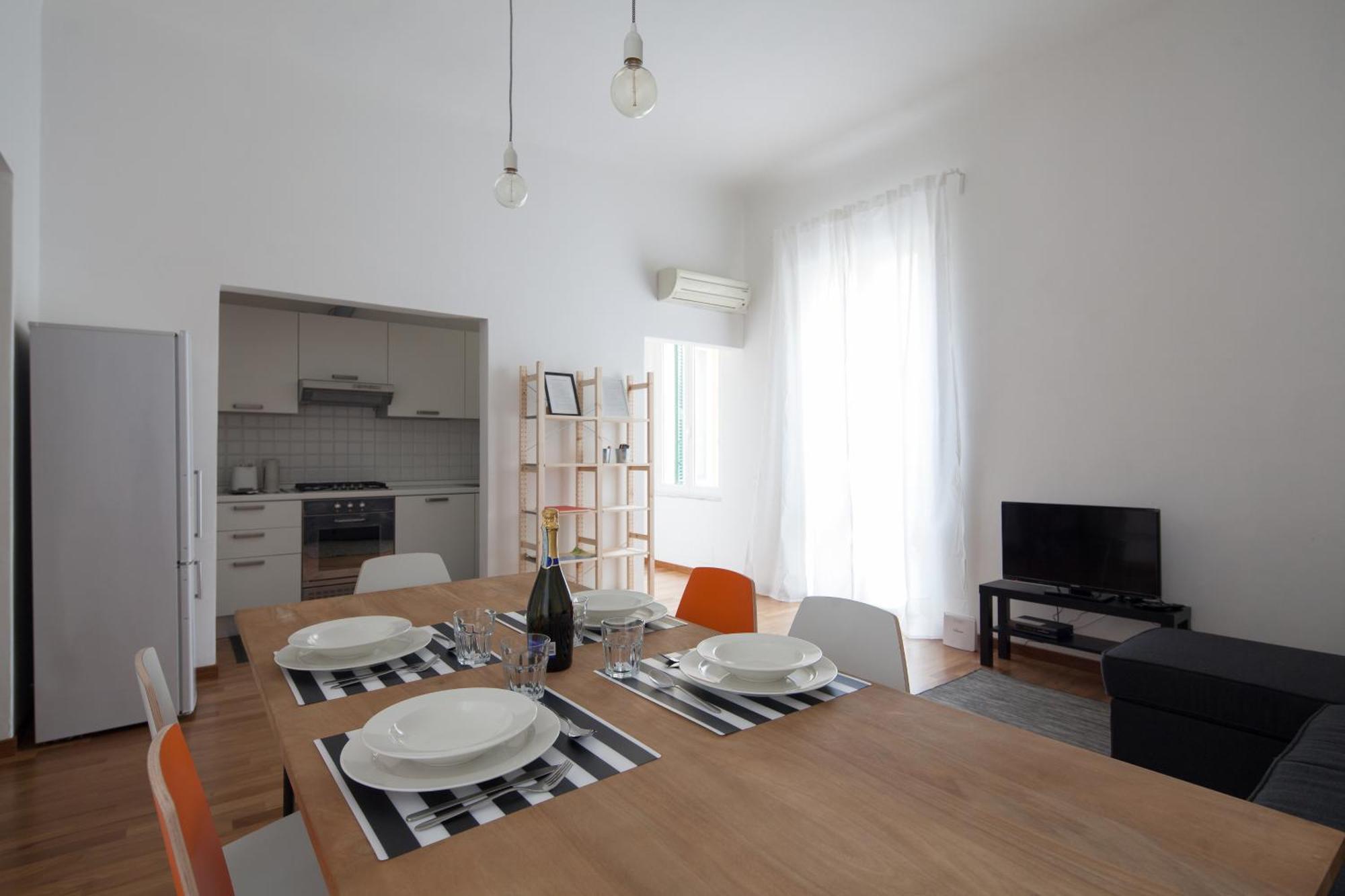 Cv5 - La Spezia City Center - Wide Modern Apartment Walking Distance To The Station To Cinque Terre - Big Terrace On The Roofs Buitenkant foto