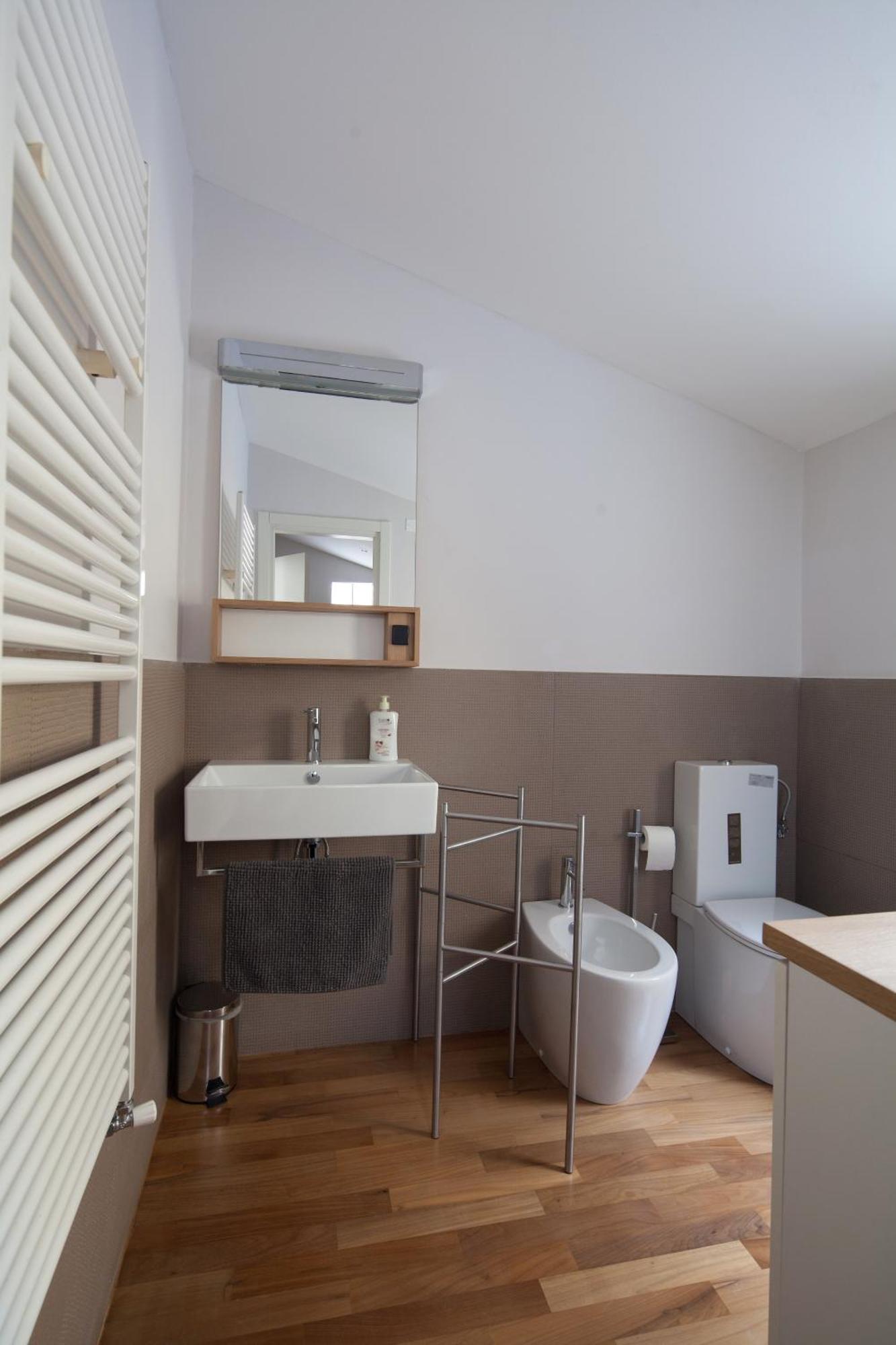 Cv5 - La Spezia City Center - Wide Modern Apartment Walking Distance To The Station To Cinque Terre - Big Terrace On The Roofs Buitenkant foto